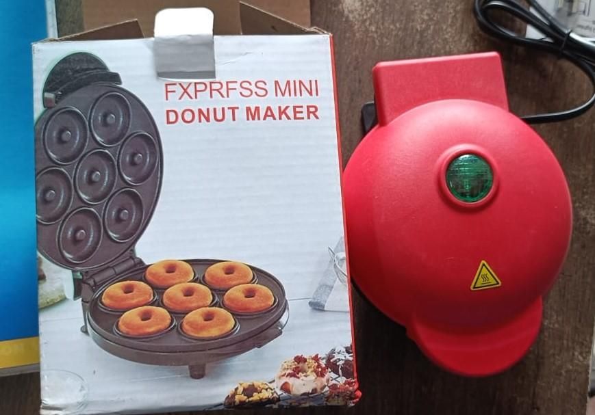 Non-stick Surface Mini Donut Maker Machine